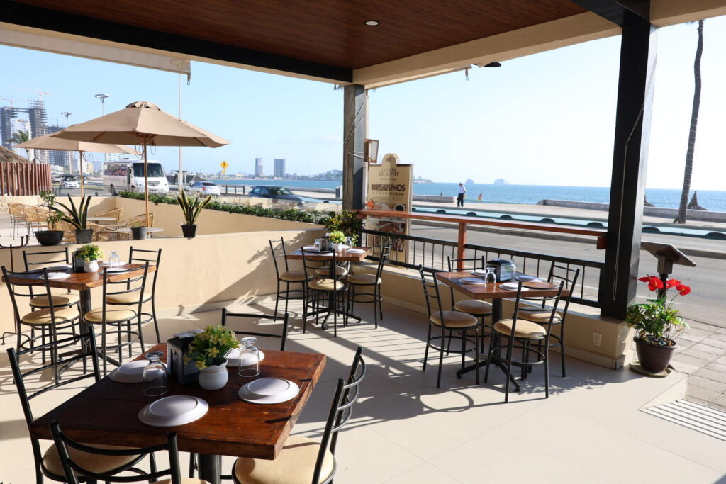 Restaurante en Culiacán, Sinaloa. Hotel Sands Las Arenas.