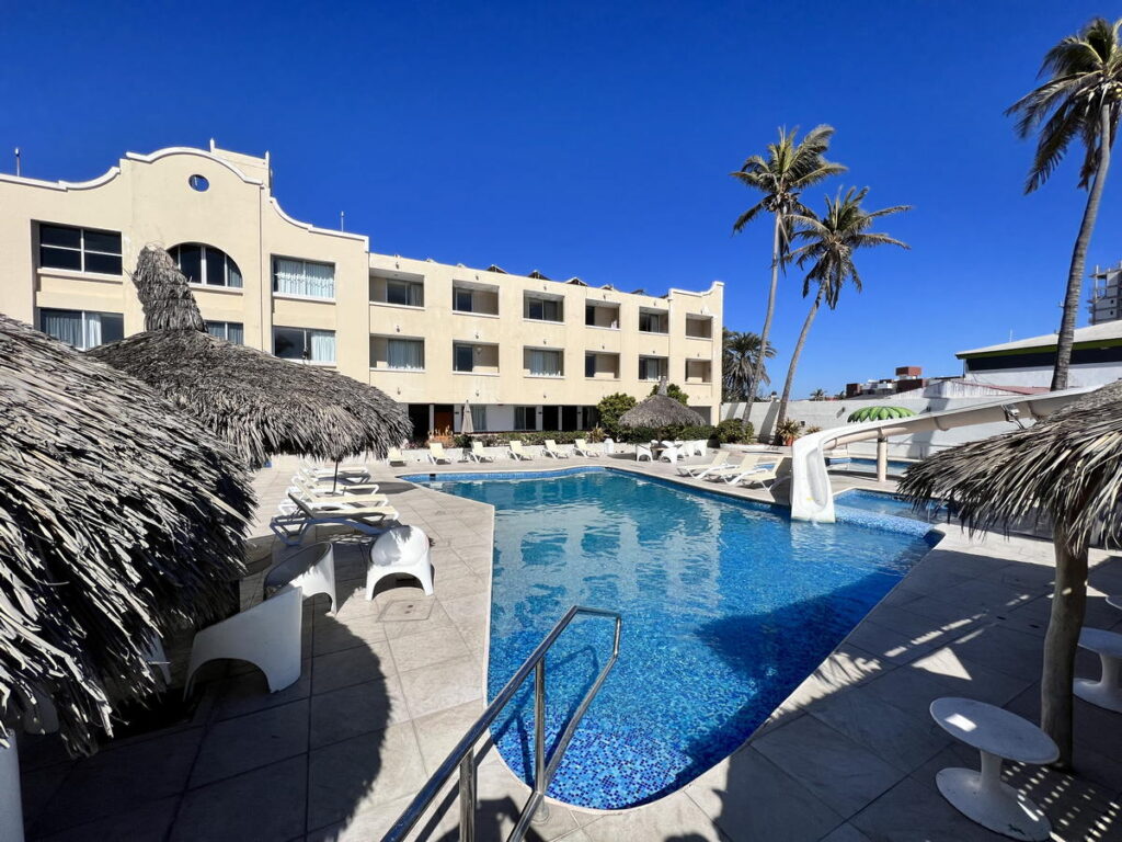 Alberca Hotel en Culiacán, Sinaloa. Hotel Sands Las Arenas.