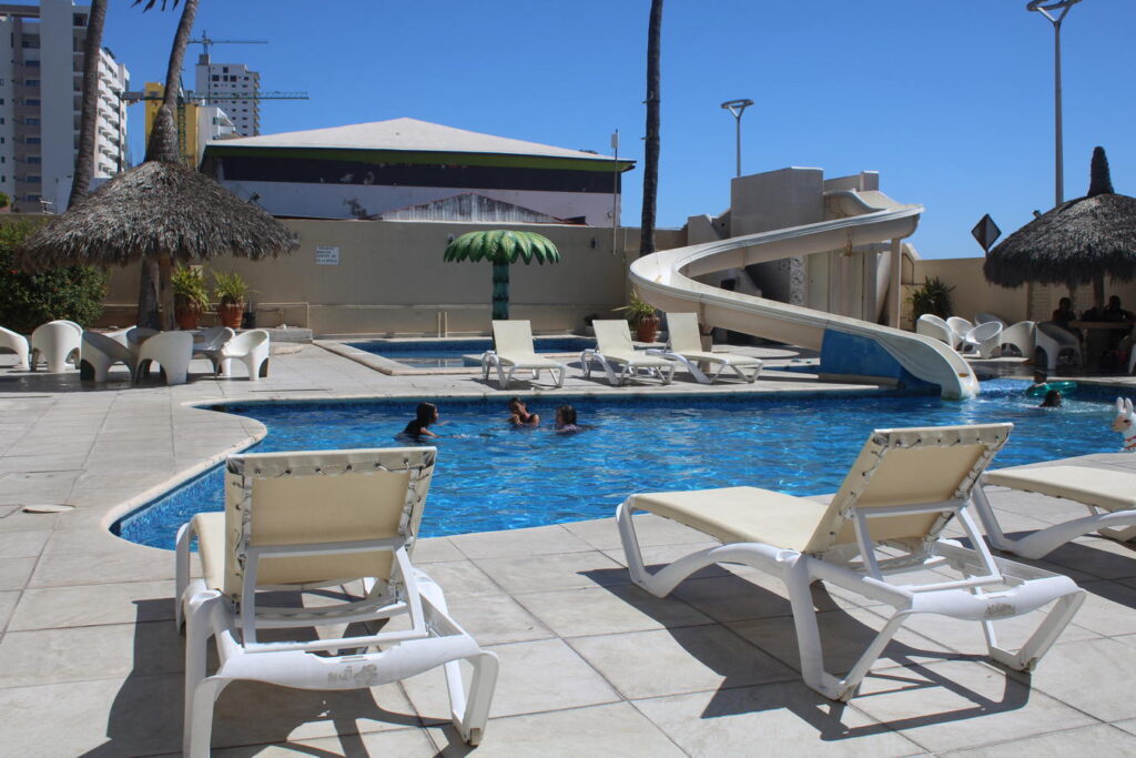 Alberca Hotel en Culiacán, Sinaloa. Hotel Sands Las Arenas.